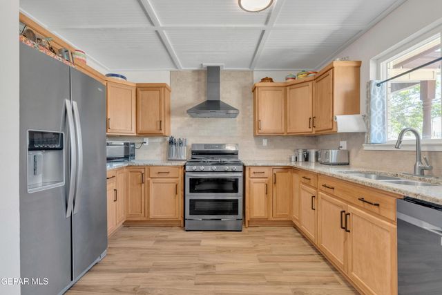 400 Perth Court, El Paso, TX 79922