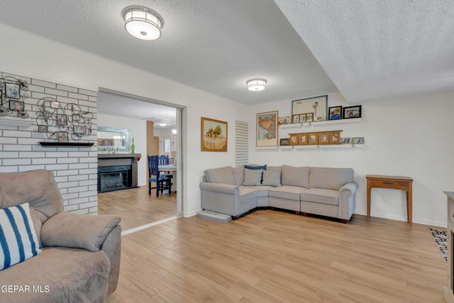 400 Perth Court, El Paso, TX 79922