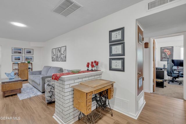 400 Perth Court, El Paso, TX 79922