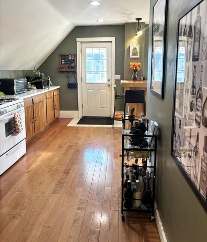 615 Washington Street 2, West Dundee, IL 60118