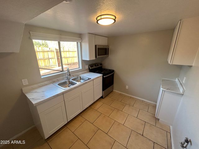 1836 E HARVARD Street B, Phoenix, AZ 85006