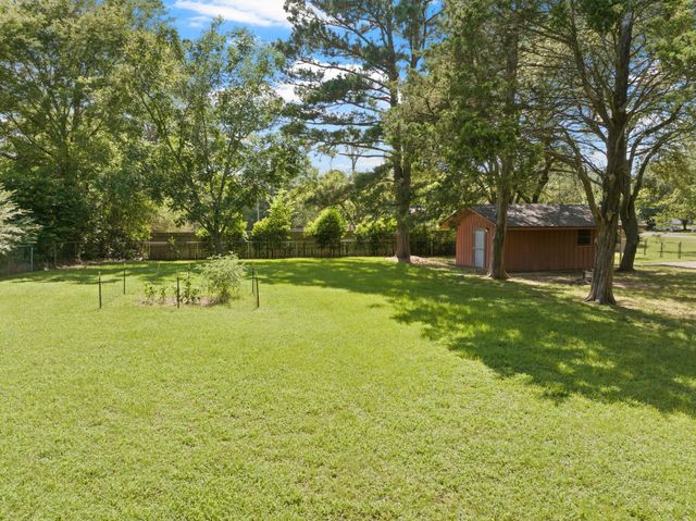 101 Martin St., Naples, TX 75568