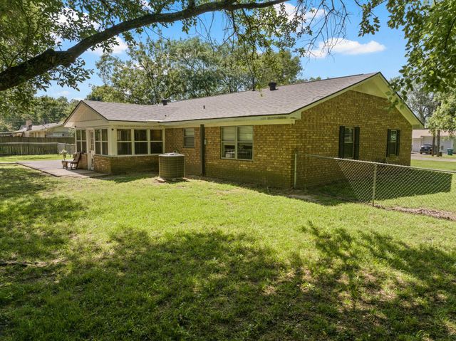 101 Martin St., Naples, TX 75568