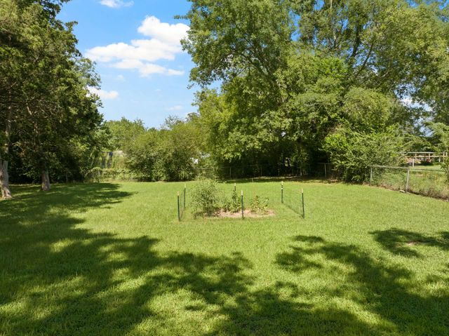 101 Martin St., Naples, TX 75568