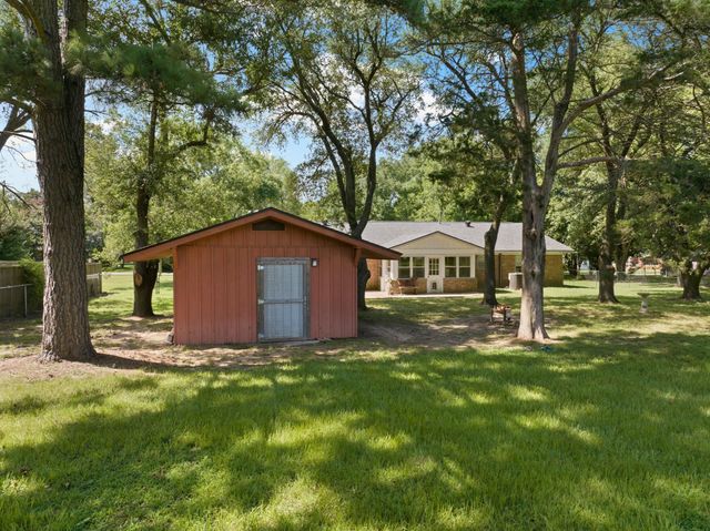 101 Martin St., Naples, TX 75568