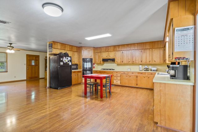 101 Martin St., Naples, TX 75568