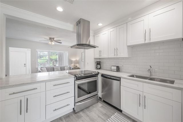 7204 N 15TH STREET, Tampa, FL 33610