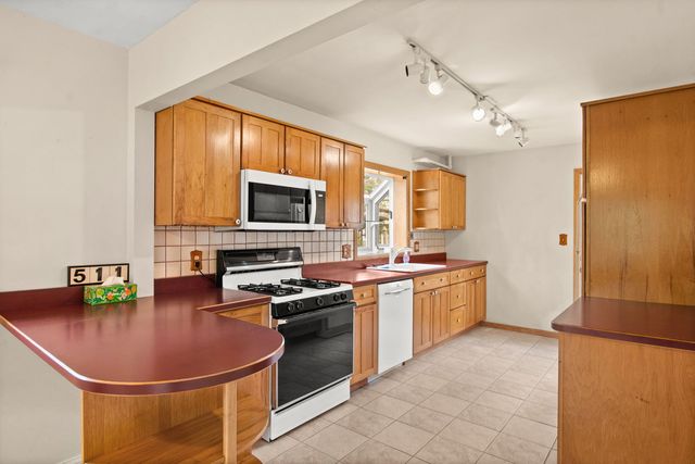 511 Elm Avenue, Geneva, IL 60134