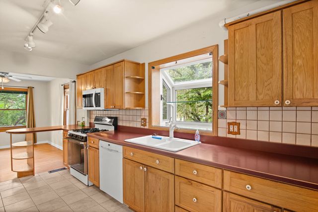 511 Elm Avenue, Geneva, IL 60134