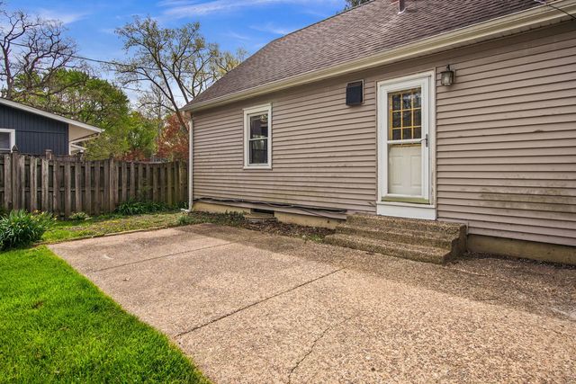 511 Elm Avenue, Geneva, IL 60134
