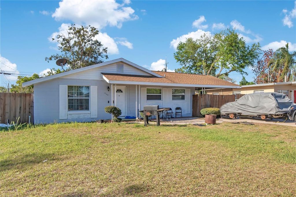 Image 3 of property listing at 5108 FIGWOOD LANE, Orlando, FL 32808