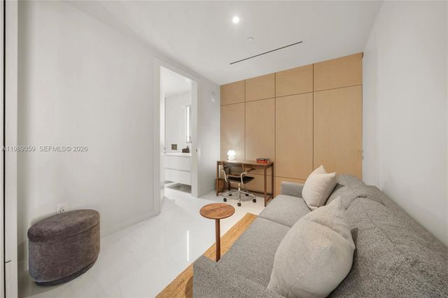 300 Biscayne Boulevard Way 3005W, Miami, FL 33131