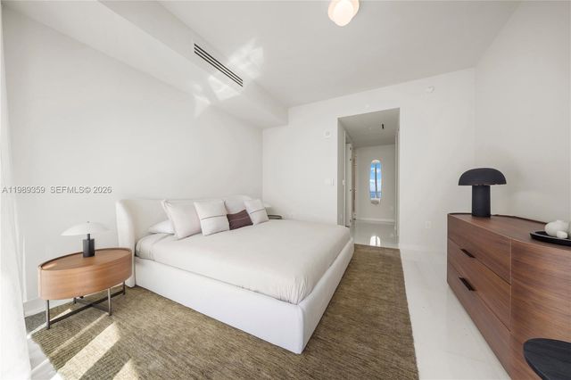 300 Biscayne Boulevard Way 3005W, Miami, FL 33131