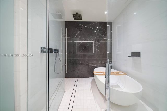 300 Biscayne Boulevard Way 3005W, Miami, FL 33131