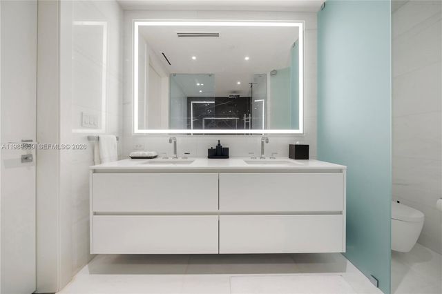 300 Biscayne Boulevard Way 3005W, Miami, FL 33131