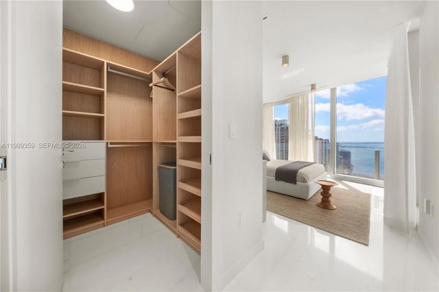 300 Biscayne Boulevard Way 3005W, Miami, FL 33131