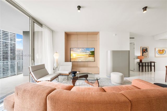 300 Biscayne Boulevard Way 3005W, Miami, FL 33131