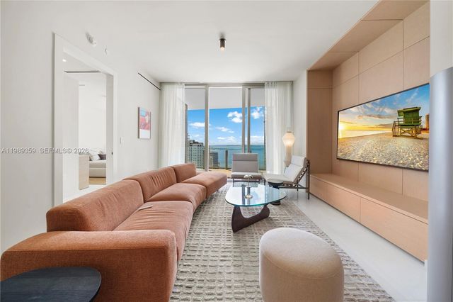 300 Biscayne Boulevard Way 3005W, Miami, FL 33131