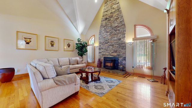 44 Chippenwood Lane, Bristol, CT 06010