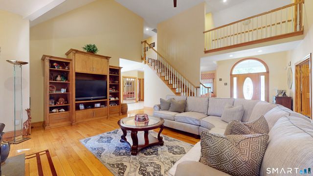 44 Chippenwood Lane, Bristol, CT 06010