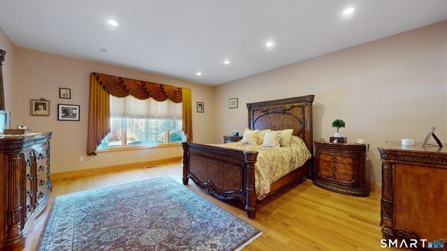 44 Chippenwood Lane, Bristol, CT 06010
