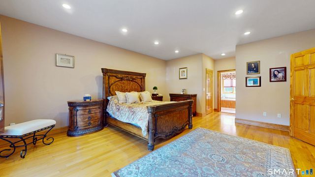 44 Chippenwood Lane, Bristol, CT 06010