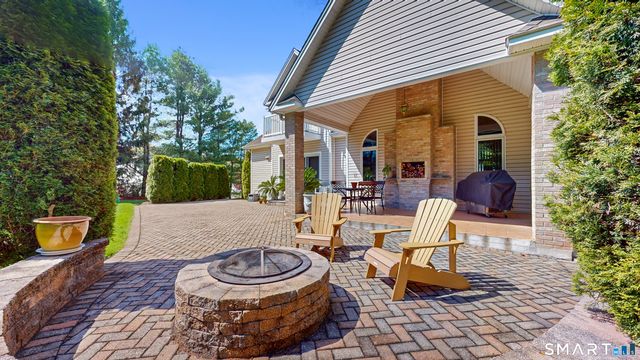 44 Chippenwood Lane, Bristol, CT 06010