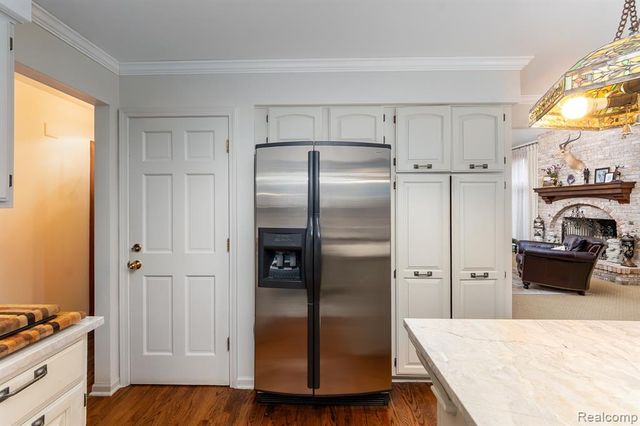 2321 Pine Hollow, Brighton, MI 48114