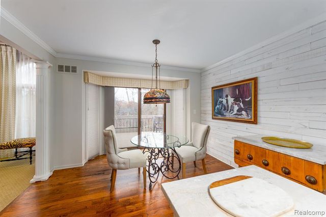 2321 Pine Hollow, Brighton, MI 48114