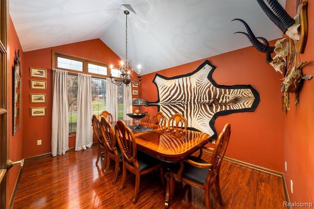 2321 Pine Hollow, Brighton, MI 48114