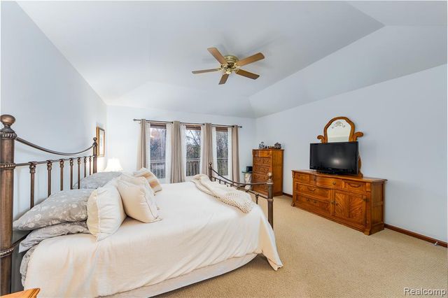 2321 Pine Hollow, Brighton, MI 48114