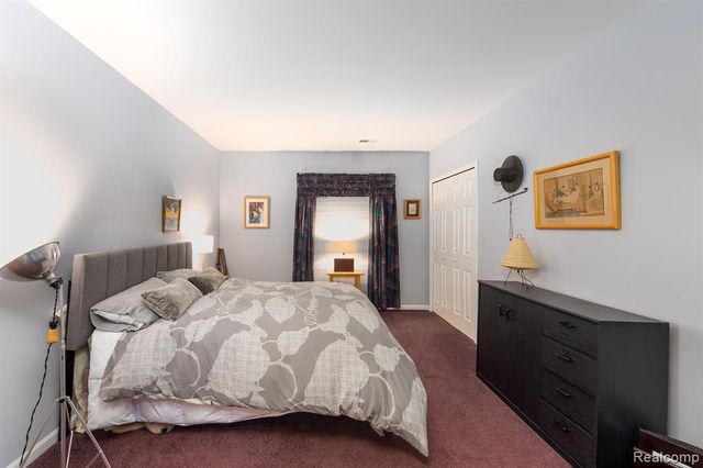 2321 Pine Hollow, Brighton, MI 48114