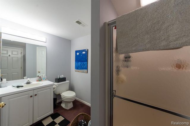 2321 Pine Hollow, Brighton, MI 48114