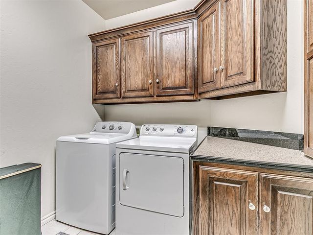 2601 Ashebriar Lane, Edmond, OK 73034