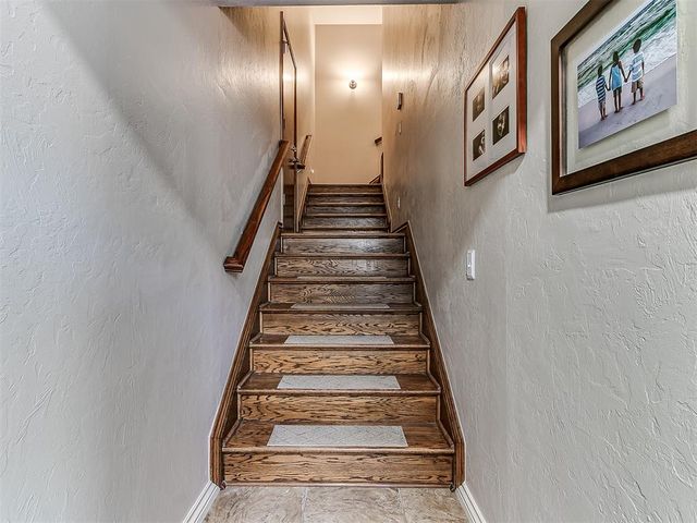 2601 Ashebriar Lane, Edmond, OK 73034