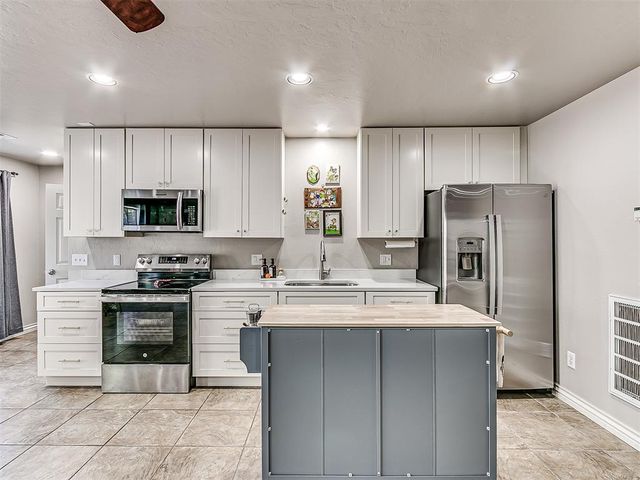 2601 Ashebriar Lane, Edmond, OK 73034