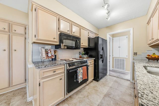 4618 Thoroughbred Lane, Columbus, GA 31909