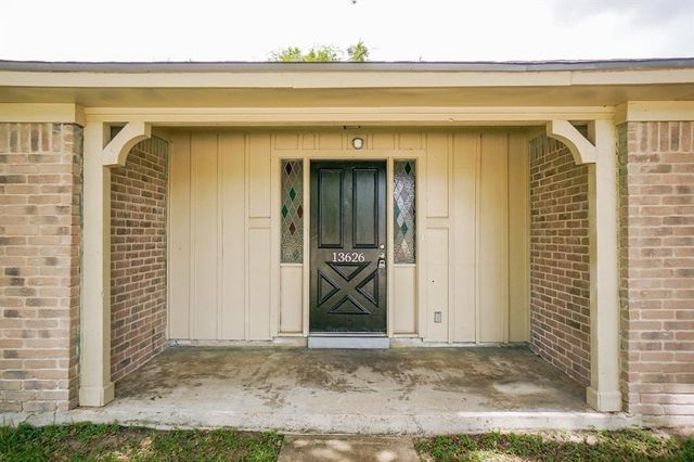 13626 Woodchester Drive, Sugar Land, TX 77498