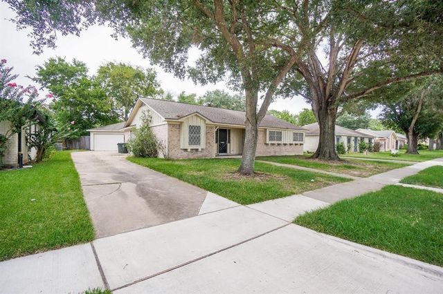 13626 Woodchester Drive, Sugar Land, TX 77498
