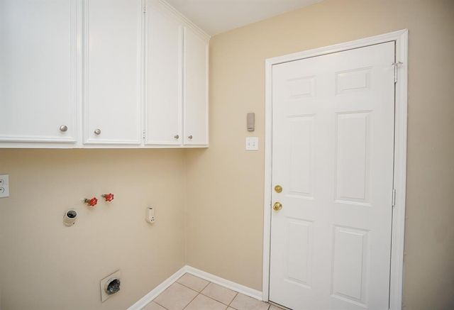 13626 Woodchester Drive, Sugar Land, TX 77498