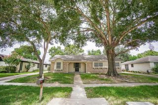 13626 Woodchester Drive, Sugar Land, TX 77498