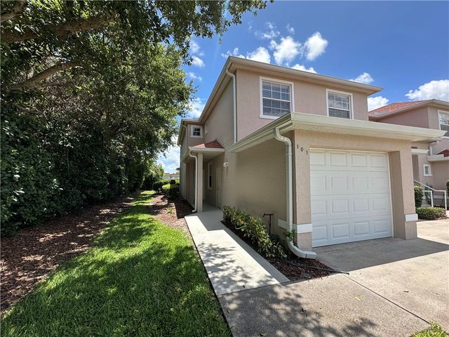 275 Grand Royale Circle 101, Vero Beach, FL 32962