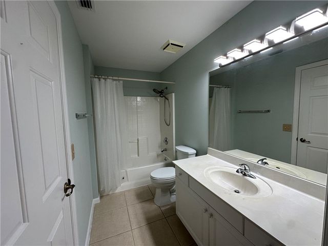 275 Grand Royale Circle 101, Vero Beach, FL 32962