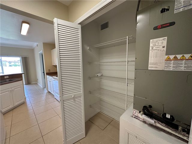 275 Grand Royale Circle 101, Vero Beach, FL 32962