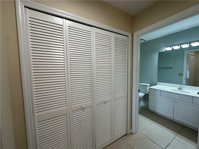 275 Grand Royale Circle 101, Vero Beach, FL 32962