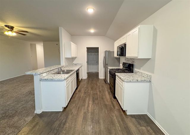 1109 S Appaloosa Lane, Mustang, OK 73064