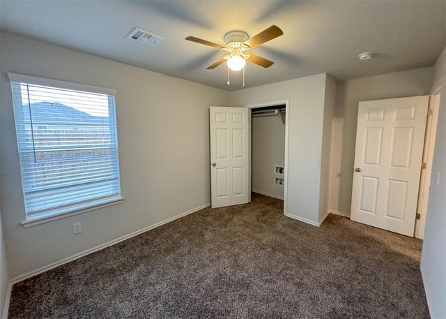 1109 S Appaloosa Lane, Mustang, OK 73064
