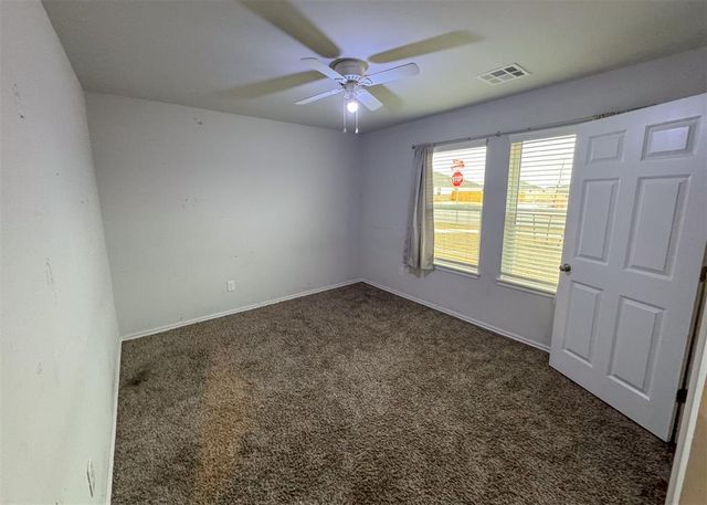 1109 S Appaloosa Lane, Mustang, OK 73064
