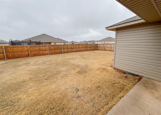 1109 S Appaloosa Lane, Mustang, OK 73064