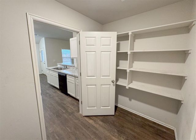 1109 S Appaloosa Lane, Mustang, OK 73064